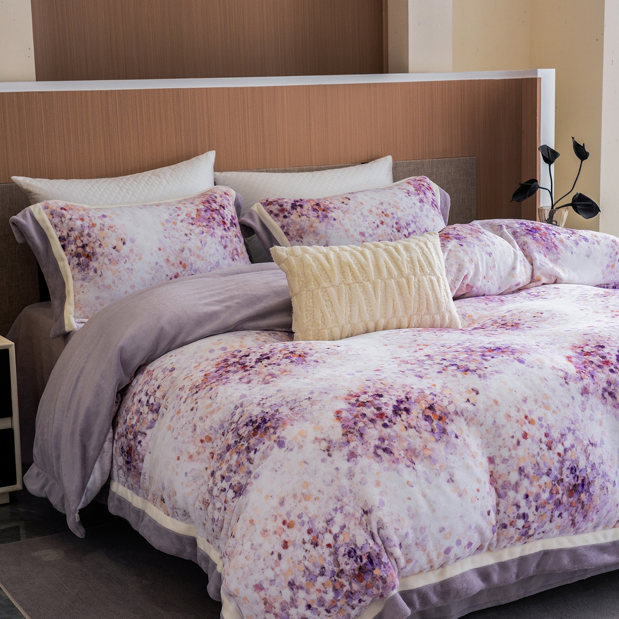 91家纺网 家纺一手货源 找家纺 蓝梦 2025新款全消光数码印花牛奶绒系列四件套 花海紫