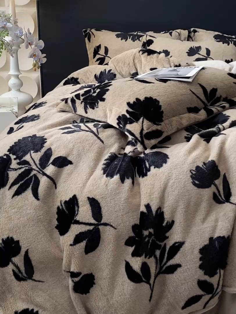 91家纺网 家纺一手货源 找家纺 大麦家纺 25年新款高克重兔毛牛奶绒床盖四件套 流绪微梦