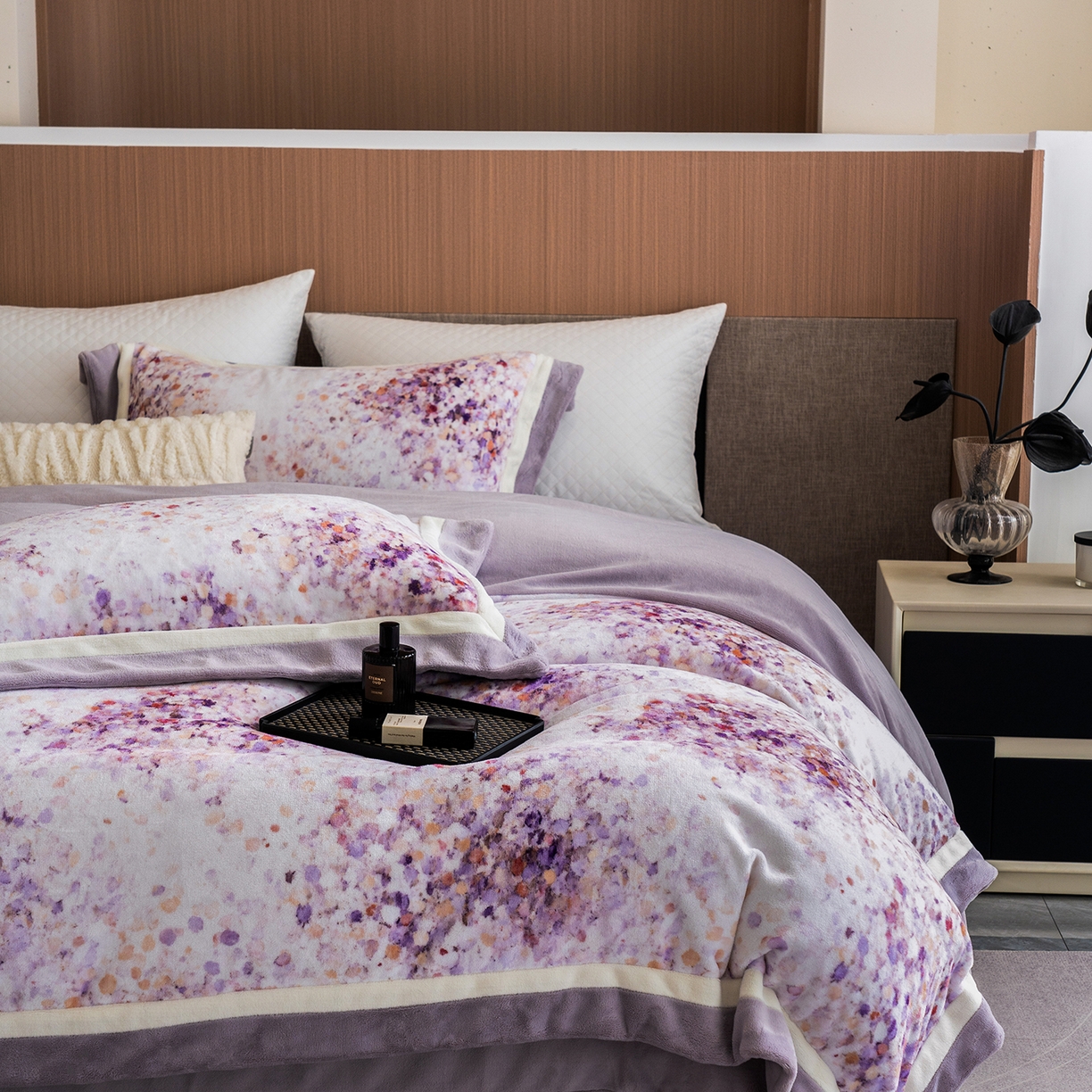 91家纺网 家纺一手货源 找家纺 蓝梦 2025新款全消光数码印花牛奶绒系列四件套 花海紫