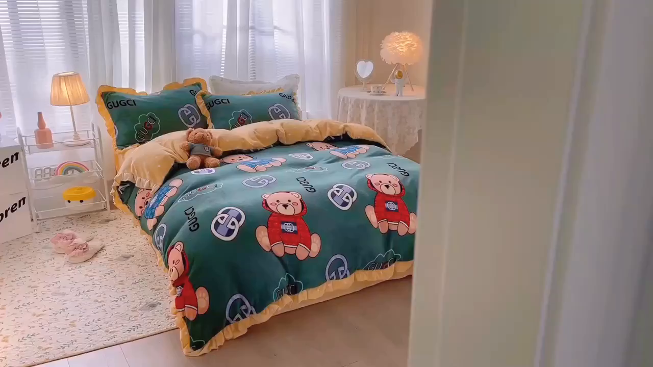 91家纺网 家纺一手货源 找家纺 （总）梵克保罗 2025秋冬新品韩版印花牛奶绒花边款四件套