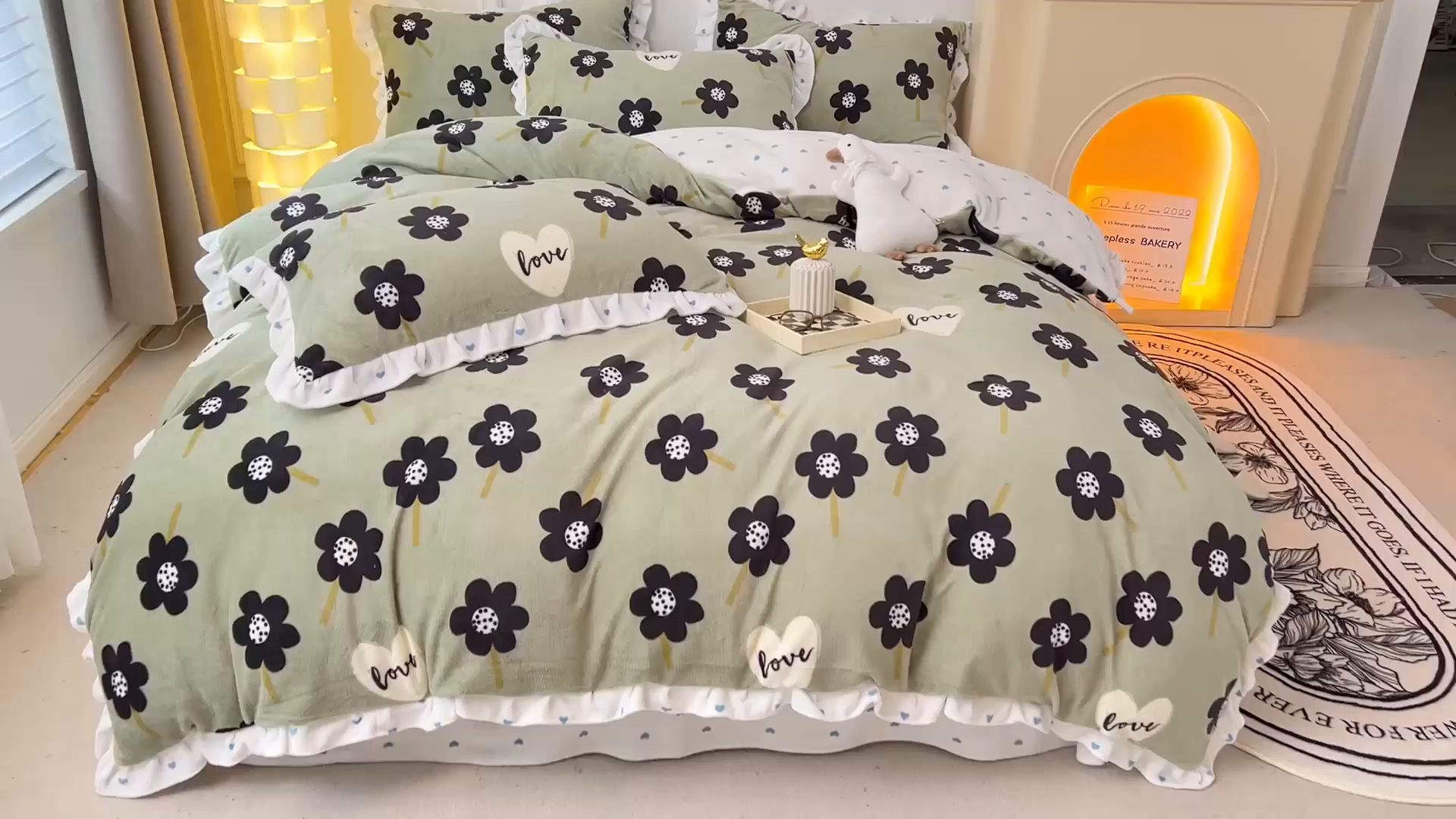 91家纺网 家纺一手货源 找家纺 梵克保罗 2025秋冬新品韩版印花牛奶绒花边款四件套 莫奈