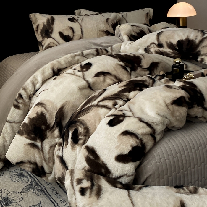 91家纺网 家纺一手货源 找家纺 大麦家纺 25年新款高克重兔毛牛奶绒床盖四件套 幽若花园