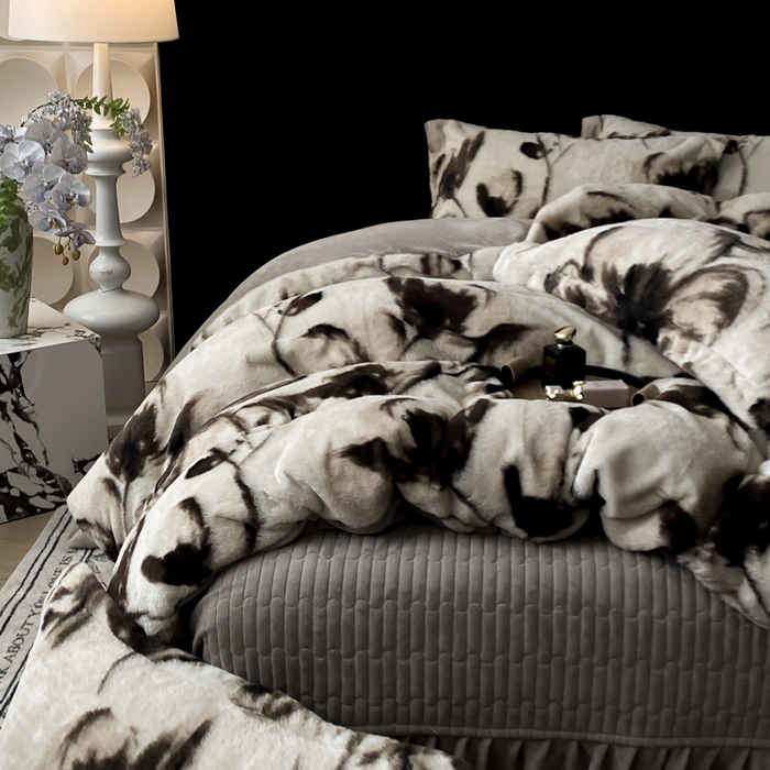 91家纺网 家纺一手货源 找家纺 大麦家纺 25年新款高克重兔毛牛奶绒床盖四件套 幽若花园