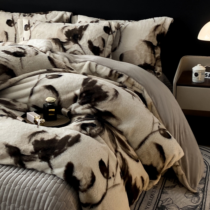 91家纺网 家纺一手货源 找家纺 大麦家纺 25年新款高克重兔毛牛奶绒床盖四件套 幽若花园