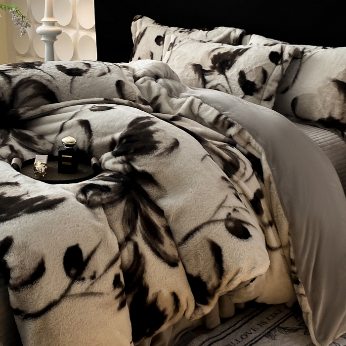 91家纺网 家纺一手货源 找家纺 大麦家纺 25年新款高克重兔毛牛奶绒床盖四件套 幽若花园