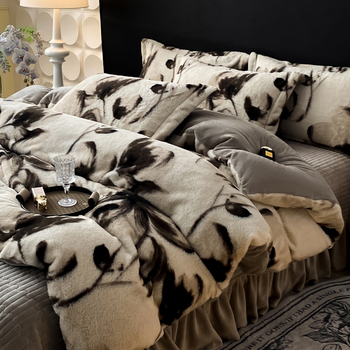 91家纺网 家纺一手货源 找家纺 大麦家纺 25年新款高克重兔毛牛奶绒床盖四件套 幽若花园