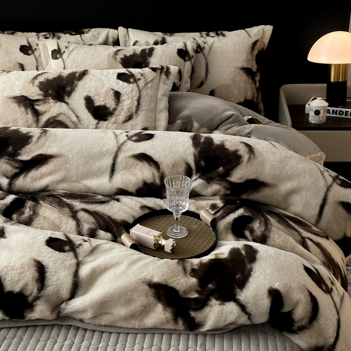 91家纺网 家纺一手货源 找家纺 大麦家纺 25年新款高克重兔毛牛奶绒床盖四件套 幽若花园