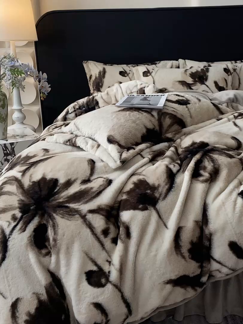 91家纺网 家纺一手货源 找家纺 大麦家纺 25年新款高克重兔毛牛奶绒床盖四件套 幽若花园