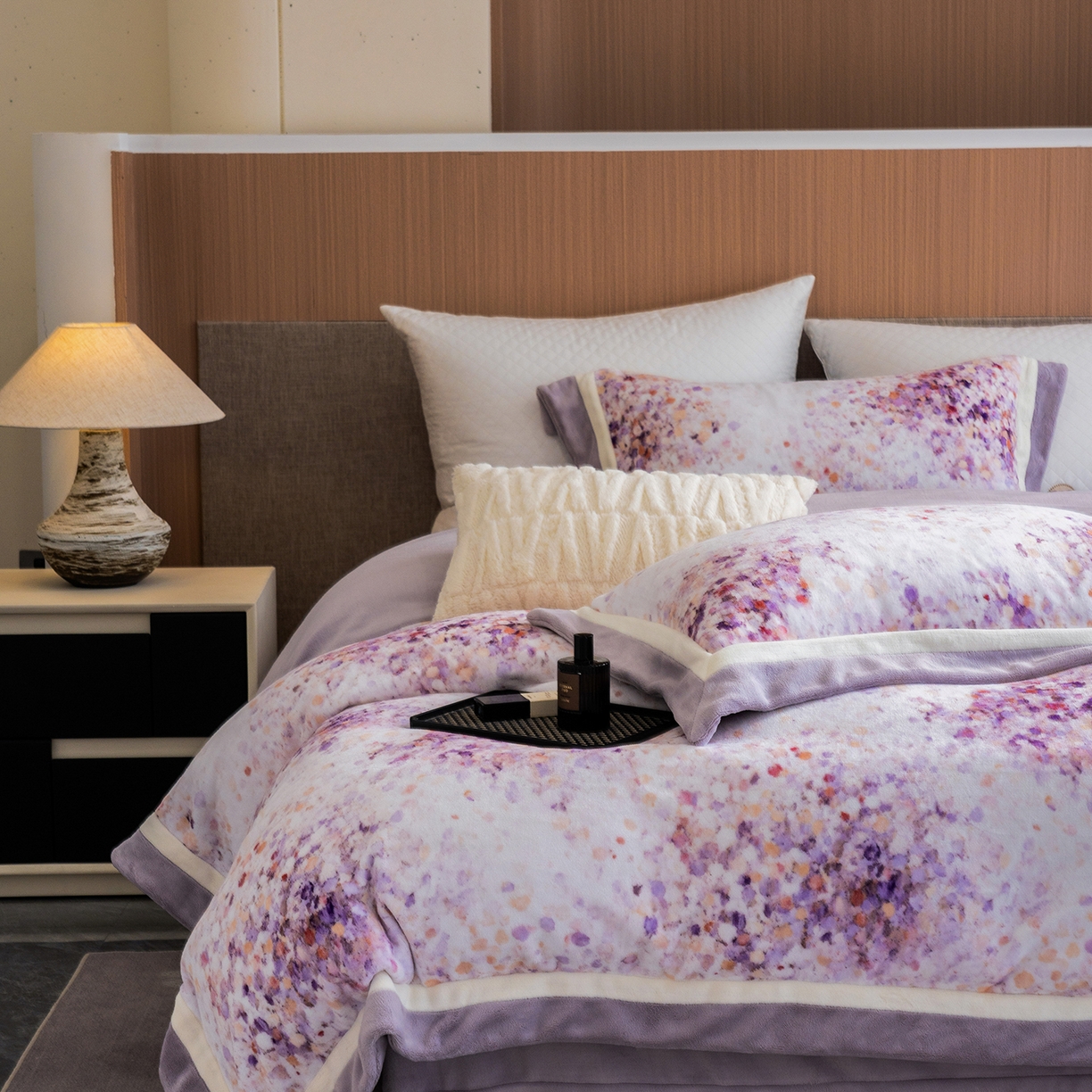 91家纺网 家纺一手货源 找家纺 蓝梦 2025新款全消光数码印花牛奶绒系列四件套 花海紫