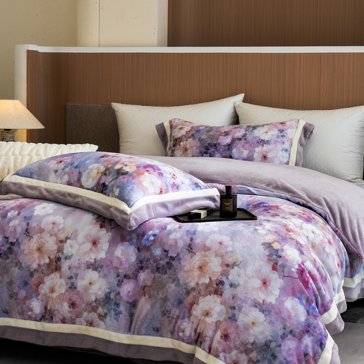 91家纺网 家纺一手货源 找家纺 蓝梦 2025新款全消光数码印花牛奶绒系列四件套 花语紫