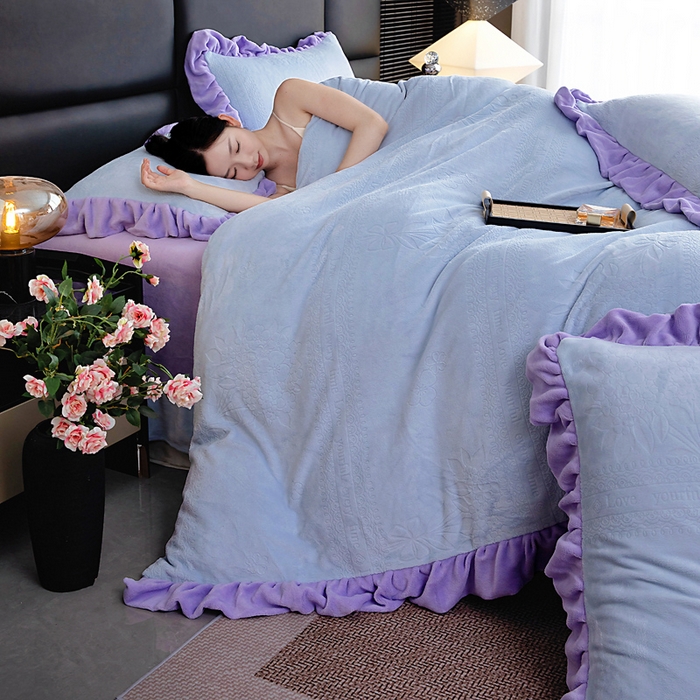91家纺网 家纺一手货源 找家纺 找底底家纺 2025新款加厚韩版全消光烂花牛奶绒四件套（加厚8斤重   日销20单客户优惠8元） 黛蔻-兰紫