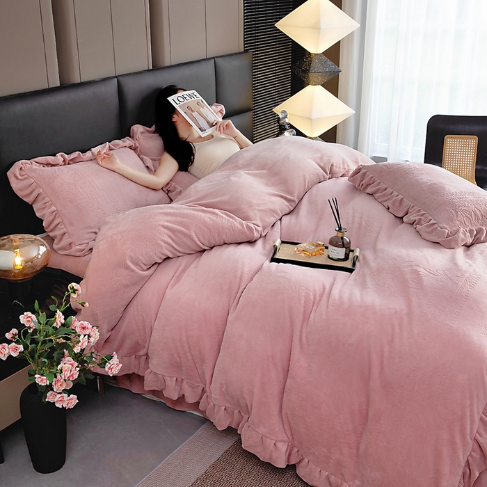 91家纺网 家纺一手货源 找家纺 找底底家纺 2025新款加厚韩版全消光烂花牛奶绒四件套（加厚8斤重   日销20单客户优惠8元） 黛蔻-暖豆沙