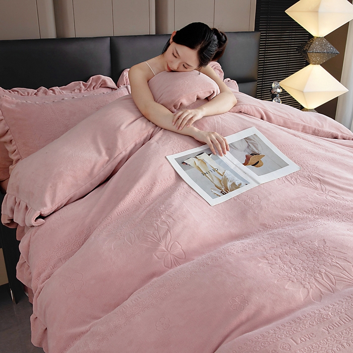 91家纺网 家纺一手货源 找家纺 找底底家纺 2025新款加厚韩版全消光烂花牛奶绒四件套（加厚8斤重   日销20单客户优惠8元） 黛蔻-暖豆沙