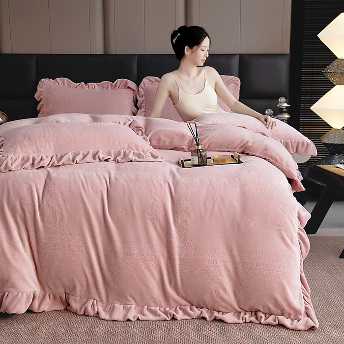 91家纺网 家纺一手货源 找家纺 找底底家纺 2025新款加厚韩版全消光烂花牛奶绒四件套（加厚8斤重   日销20单客户优惠8元） 黛蔻-暖豆沙