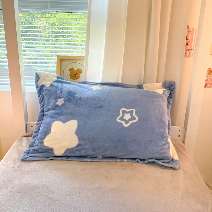 91家纺网 家纺一手货源 找家纺 寻米 2025新款高克重加厚保暖牛奶绒学生宿舍单床笠单件床笠系列二 星空萌物