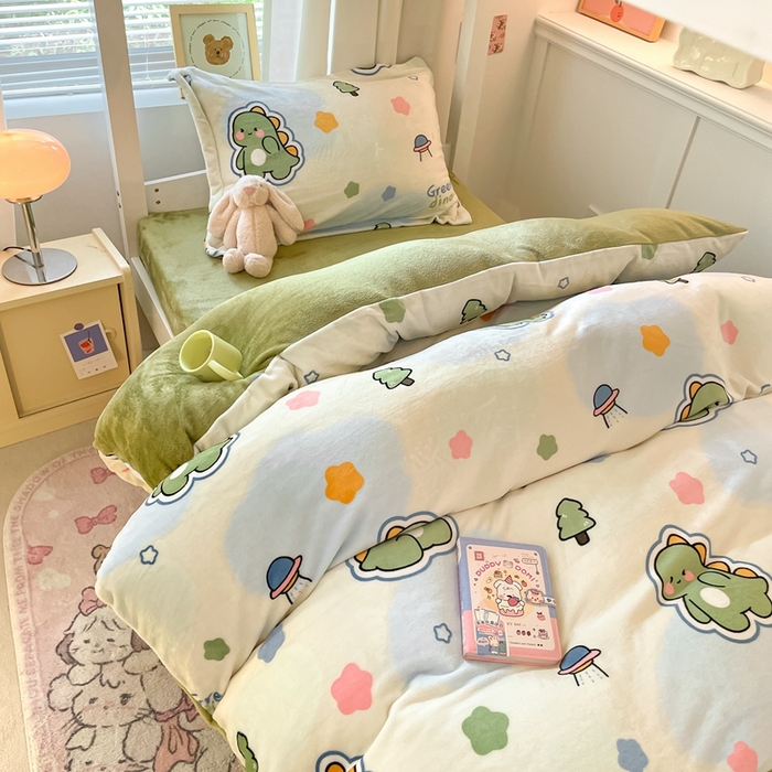 91家纺网 家纺一手货源 找家纺 寻米 2025新款高克重加厚保暖牛奶绒学生宿舍单床笠单件床笠系列二 恐龙星球