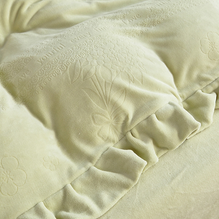 91家纺网 家纺一手货源 找家纺 找底底家纺 2025新款加厚韩版全消光烂花牛奶绒四件套（加厚8斤重   日销20单客户优惠8元） 黛蔻-暖绿