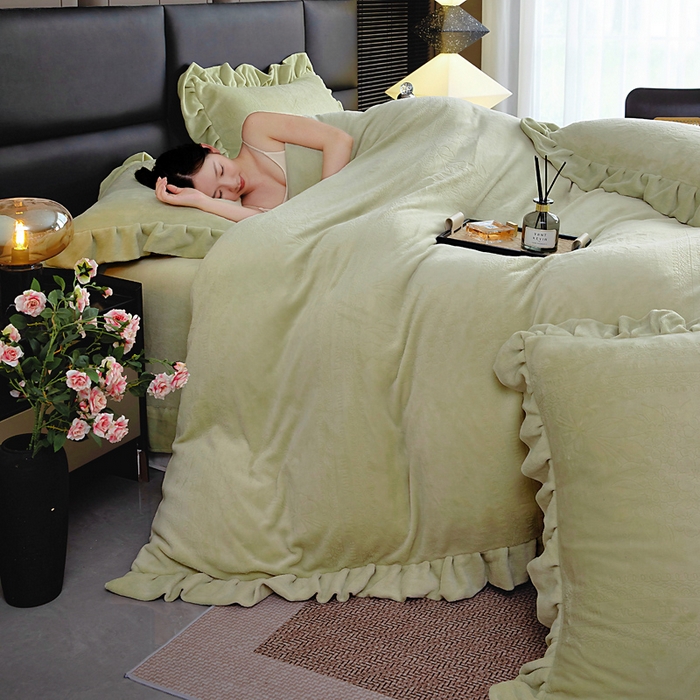 91家纺网 家纺一手货源 找家纺 找底底家纺 2025新款加厚韩版全消光烂花牛奶绒四件套（加厚8斤重   日销20单客户优惠8元） 黛蔻-暖绿