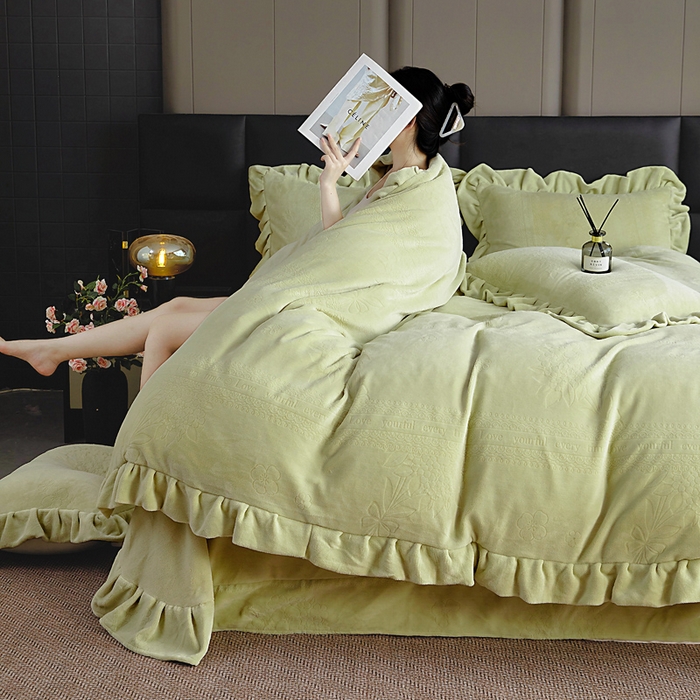 91家纺网 家纺一手货源 找家纺 找底底家纺 2025新款加厚韩版全消光烂花牛奶绒四件套（加厚8斤重   日销20单客户优惠8元） 黛蔻-暖绿