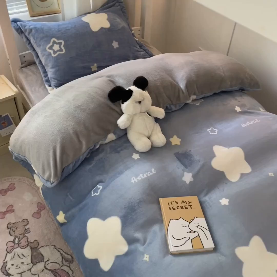 91家纺网 家纺一手货源 找家纺 寻米 2025新款高克重加厚保暖牛奶绒学生宿舍单床笠单件床笠系列二 星空萌物