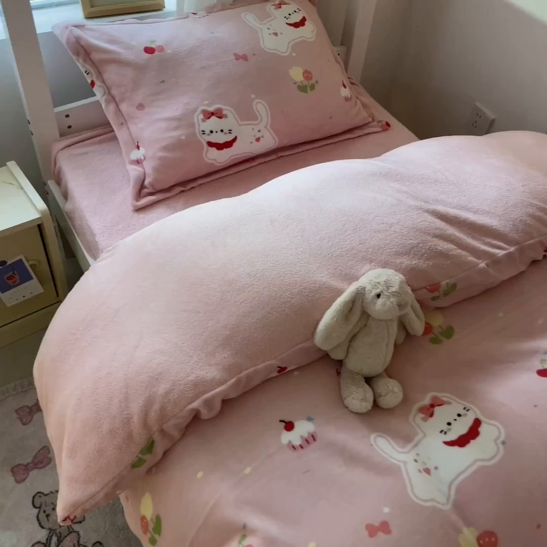 91家纺网 家纺一手货源 找家纺 寻米 2025新款高克重加厚保暖牛奶绒学生宿舍单床笠单件床笠系列二 甜味小猫