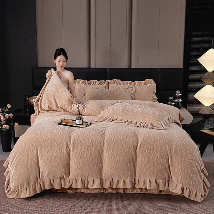91家纺网 家纺一手货源 找家纺 找底底家纺 2025新款加厚韩版全消光烂花牛奶绒四件套（加厚8斤重   日销20单客户优惠8元） 澜花-咖色