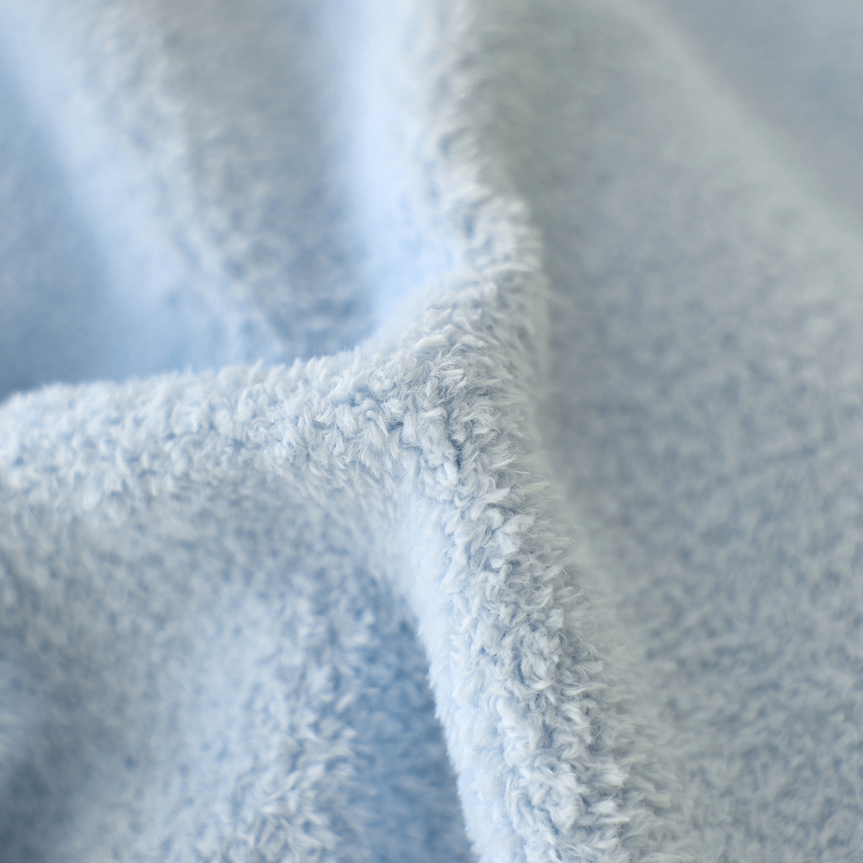 91家纺网 家纺一手货源 找家纺 蓝梦 2025新款全消光毛巾绣艾尼绒四件套-艾尼兔系列 湖水蓝