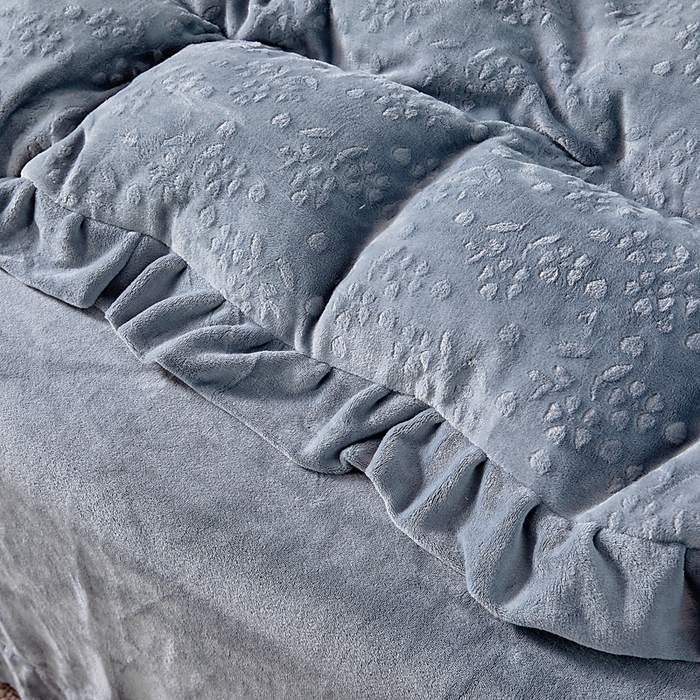 91家纺网 家纺一手货源 找家纺 找底底家纺 2025新款加厚韩版全消光烂花牛奶绒四件套（加厚8斤重   日销20单客户优惠8元） 澜花-青灰