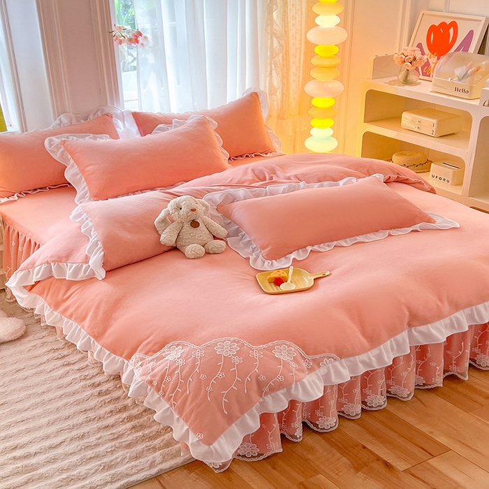 91家纺网 家纺一手货源 找家纺 （总）后庭寝室 2025新款牛奶绒床裙四件套倾城