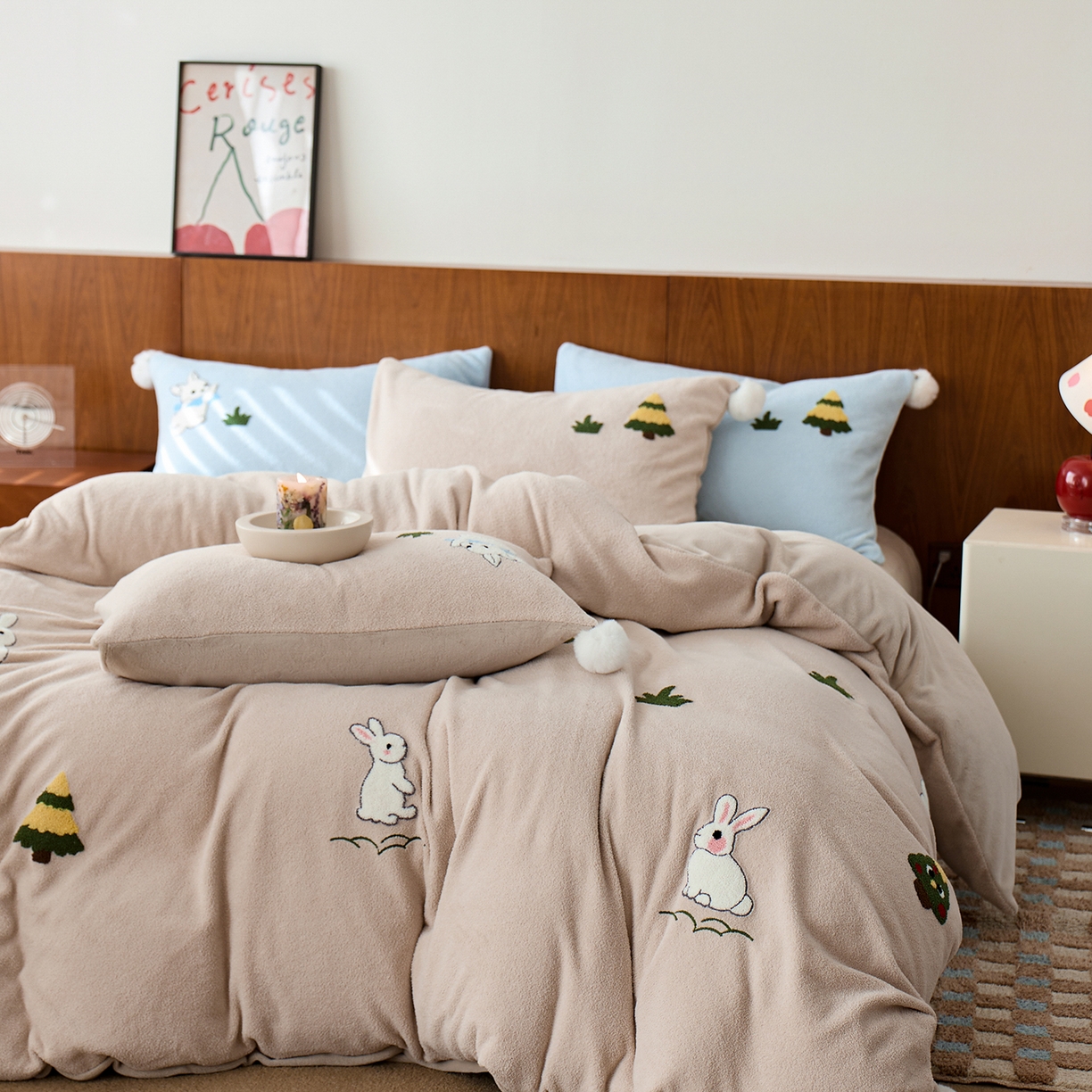 91家纺网 家纺一手货源 找家纺 蓝梦 2025新款全消光毛巾绣艾尼绒四件套-艾尼兔系列 新米色