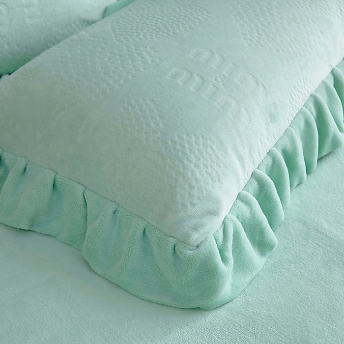 91家纺网 家纺一手货源 找家纺 找底底家纺 2025新款加厚韩版全消光烂花牛奶绒四件套（加厚8斤重   日销20单客户优惠8元） 梦屿-晴绿