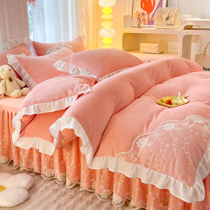 91家纺网 家纺一手货源 找家纺 后庭寝室 2025新款牛奶绒床裙四件套倾城 倾城-公主玉