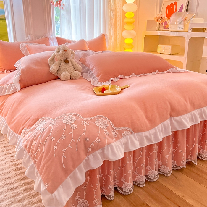 91家纺网 家纺一手货源 找家纺 后庭寝室 2025新款牛奶绒床裙四件套倾城 倾城-公主玉