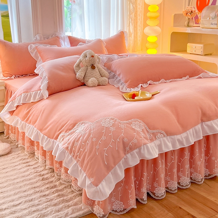 91家纺网 家纺一手货源 找家纺 后庭寝室 2025新款牛奶绒床裙四件套倾城 倾城-公主玉