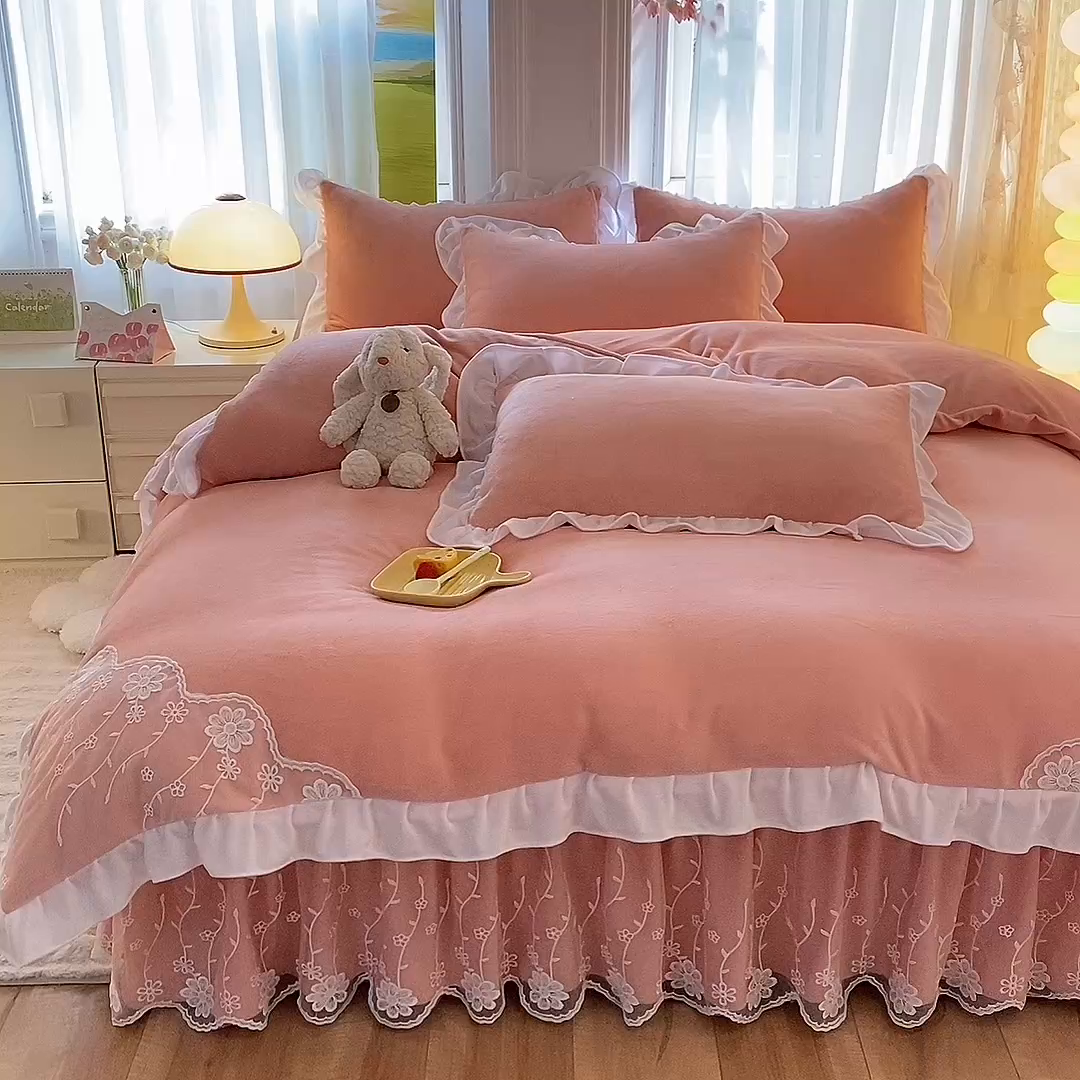 91家纺网 家纺一手货源 找家纺 后庭寝室 2025新款牛奶绒床裙四件套倾城 倾城-公主玉