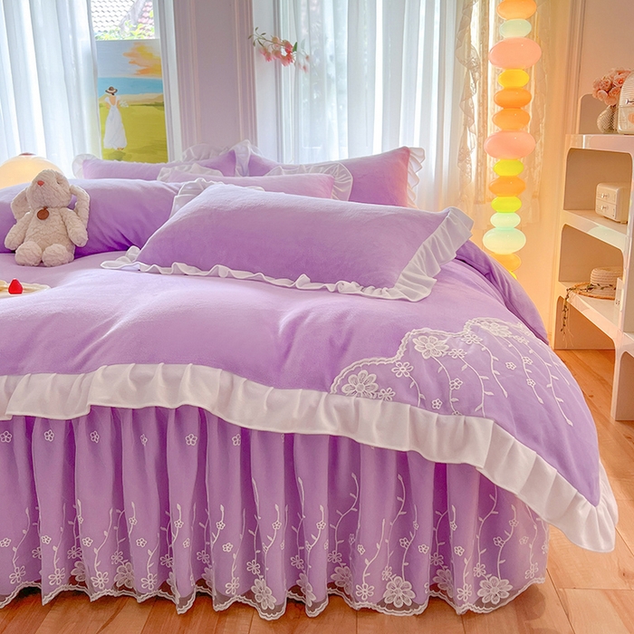 91家纺网 家纺一手货源 找家纺 后庭寝室 2025新款牛奶绒床裙四件套倾城 倾城-梦幻紫