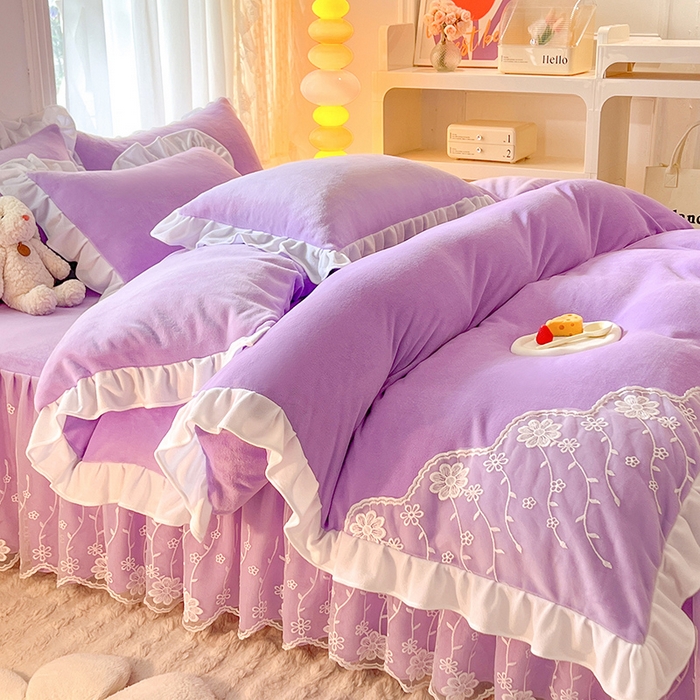 91家纺网 家纺一手货源 找家纺 后庭寝室 2025新款牛奶绒床裙四件套倾城 倾城-梦幻紫