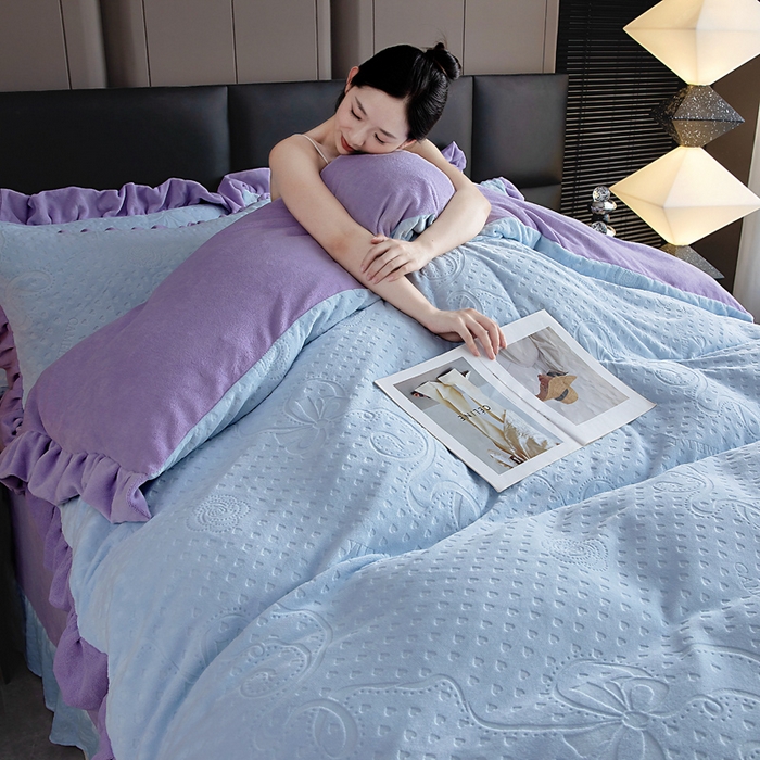 91家纺网 家纺一手货源 找家纺 找底底家纺 2025新款加厚韩版全消光烂花牛奶绒四件套（加厚8斤重   日销20单客户优惠8元） 柔漾-兰紫