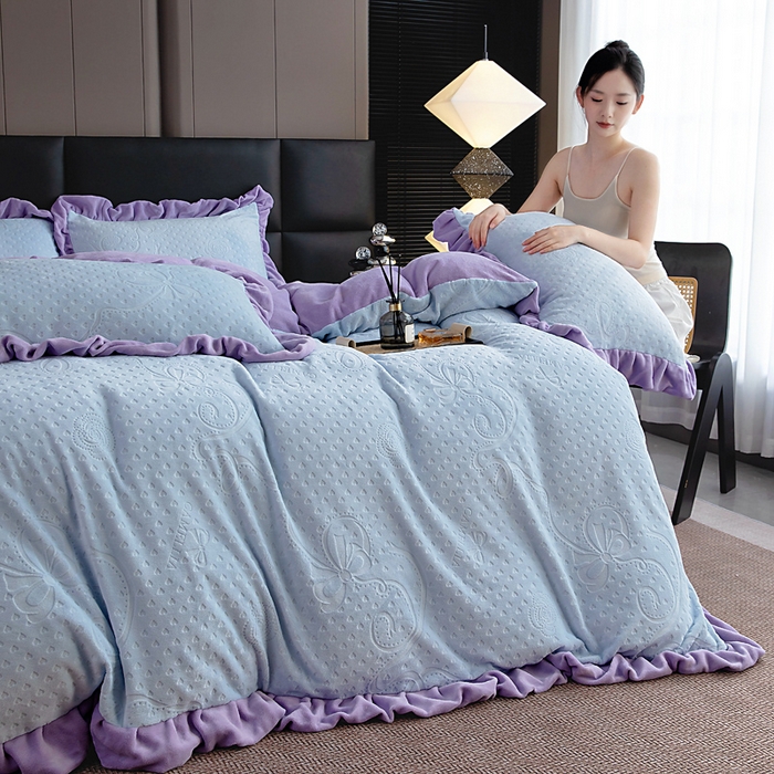 91家纺网 家纺一手货源 找家纺 找底底家纺 2025新款加厚韩版全消光烂花牛奶绒四件套（加厚8斤重   日销20单客户优惠8元） 柔漾-兰紫