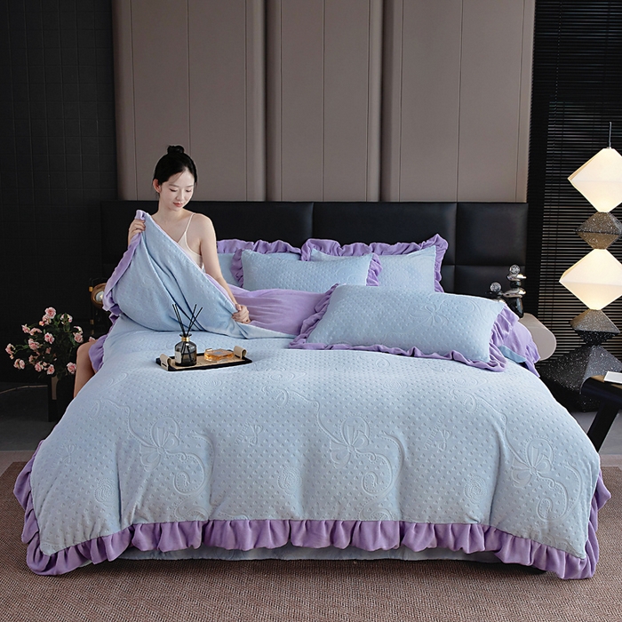 91家纺网 家纺一手货源 找家纺 找底底家纺 2025新款加厚韩版全消光烂花牛奶绒四件套（加厚8斤重   日销20单客户优惠8元） 柔漾-兰紫