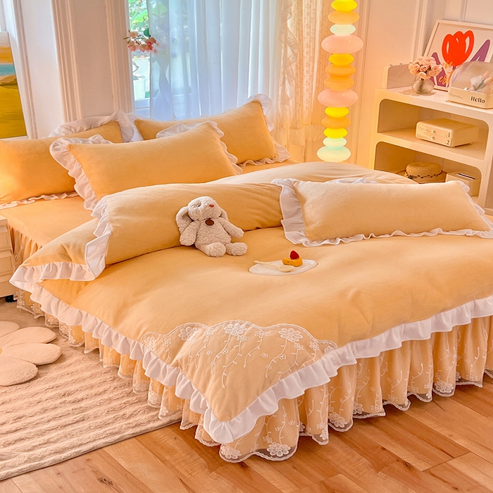 91家纺网 家纺一手货源 找家纺 后庭寝室 2025新款牛奶绒床裙四件套倾城 倾城-暖黄