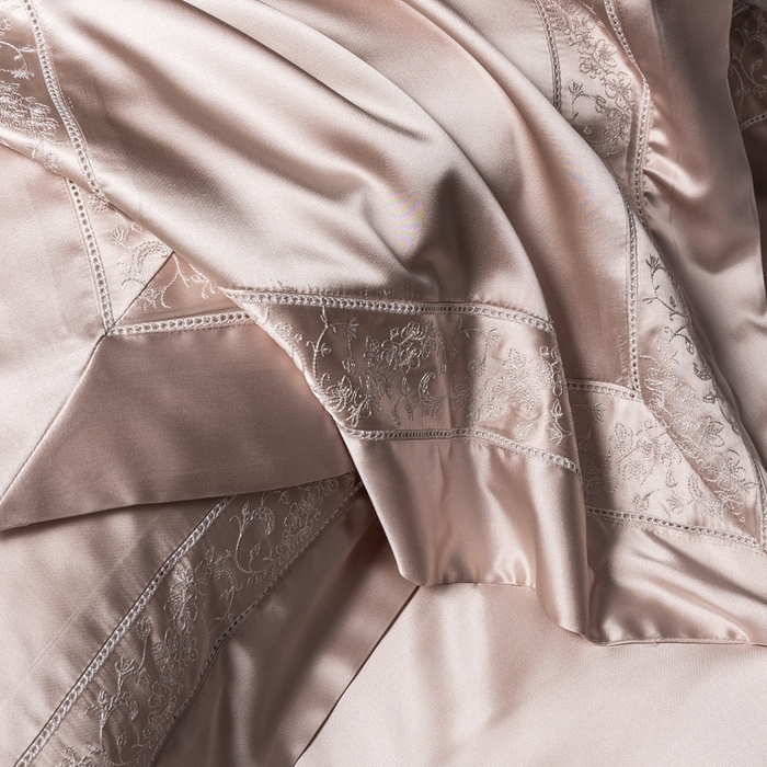 91家纺网 家纺一手货源 找家纺 馨蕊家居 2025秋冬臻品上新高精密四件套-云芙 云芙-蔷薇粉