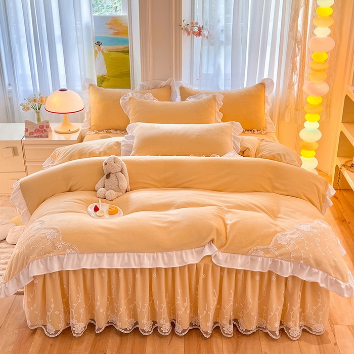 91家纺网 家纺一手货源 找家纺 后庭寝室 2025新款牛奶绒床裙四件套倾城 倾城-暖黄