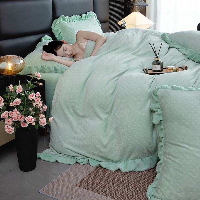 91家纺网 家纺一手货源 找家纺 找底底家纺 2025新款加厚韩版全消光烂花牛奶绒四件套（加厚8斤重   日销20单客户优惠8元） 柔漾-暖绿