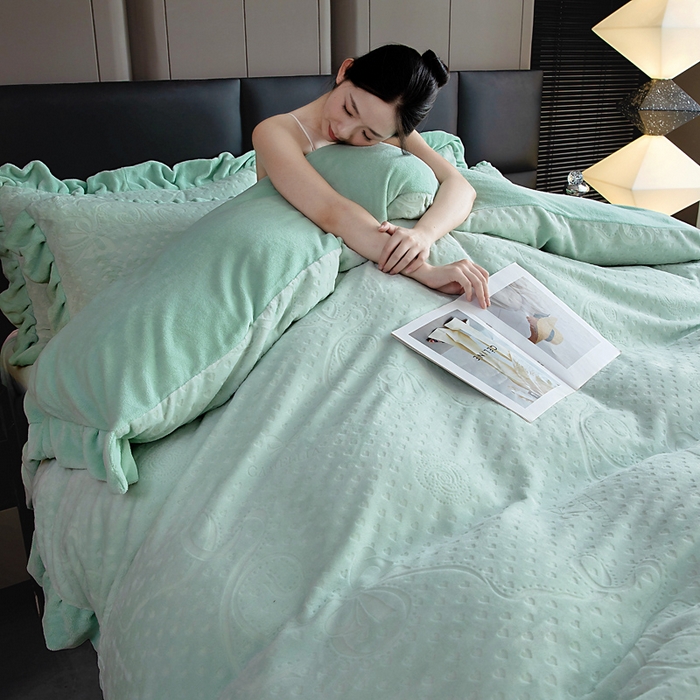 91家纺网 家纺一手货源 找家纺 找底底家纺 2025新款加厚韩版全消光烂花牛奶绒四件套（加厚8斤重   日销20单客户优惠8元） 柔漾-暖绿