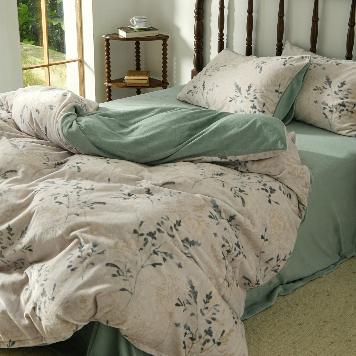 91家纺网 家纺一手货源 找家纺 花漾家居 2025秋冬新品法式复古简约诧寂风牛奶绒四件套 鎏金岁月绿