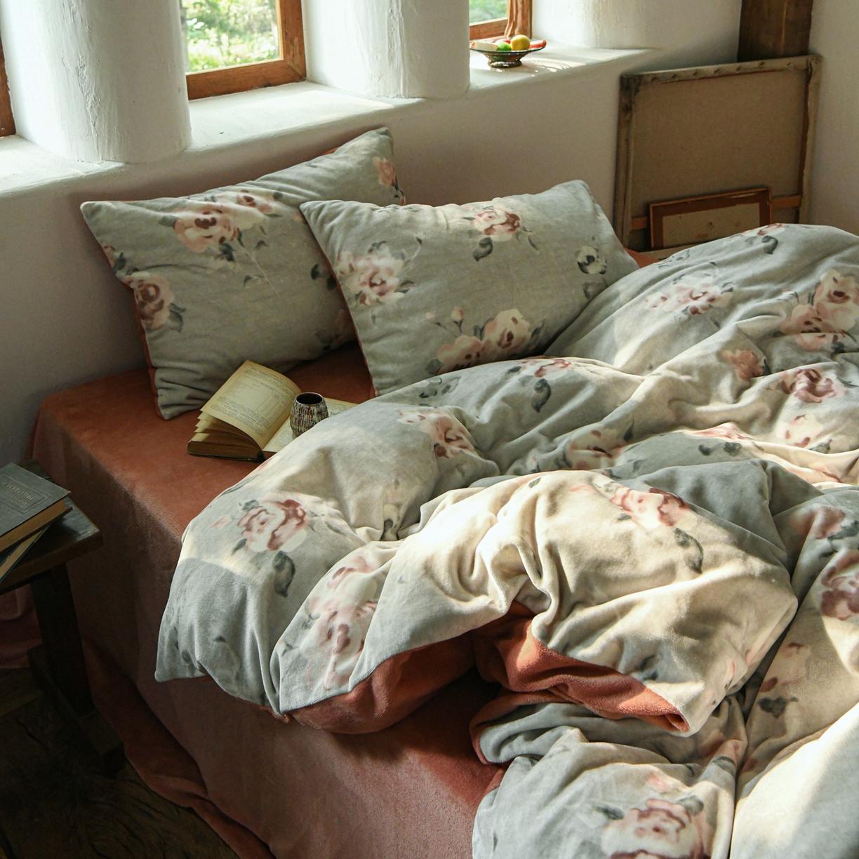 91家纺网 家纺一手货源 找家纺 花漾家居 2025秋冬新品法式复古简约诧寂风牛奶绒四件套 罗兰 绿