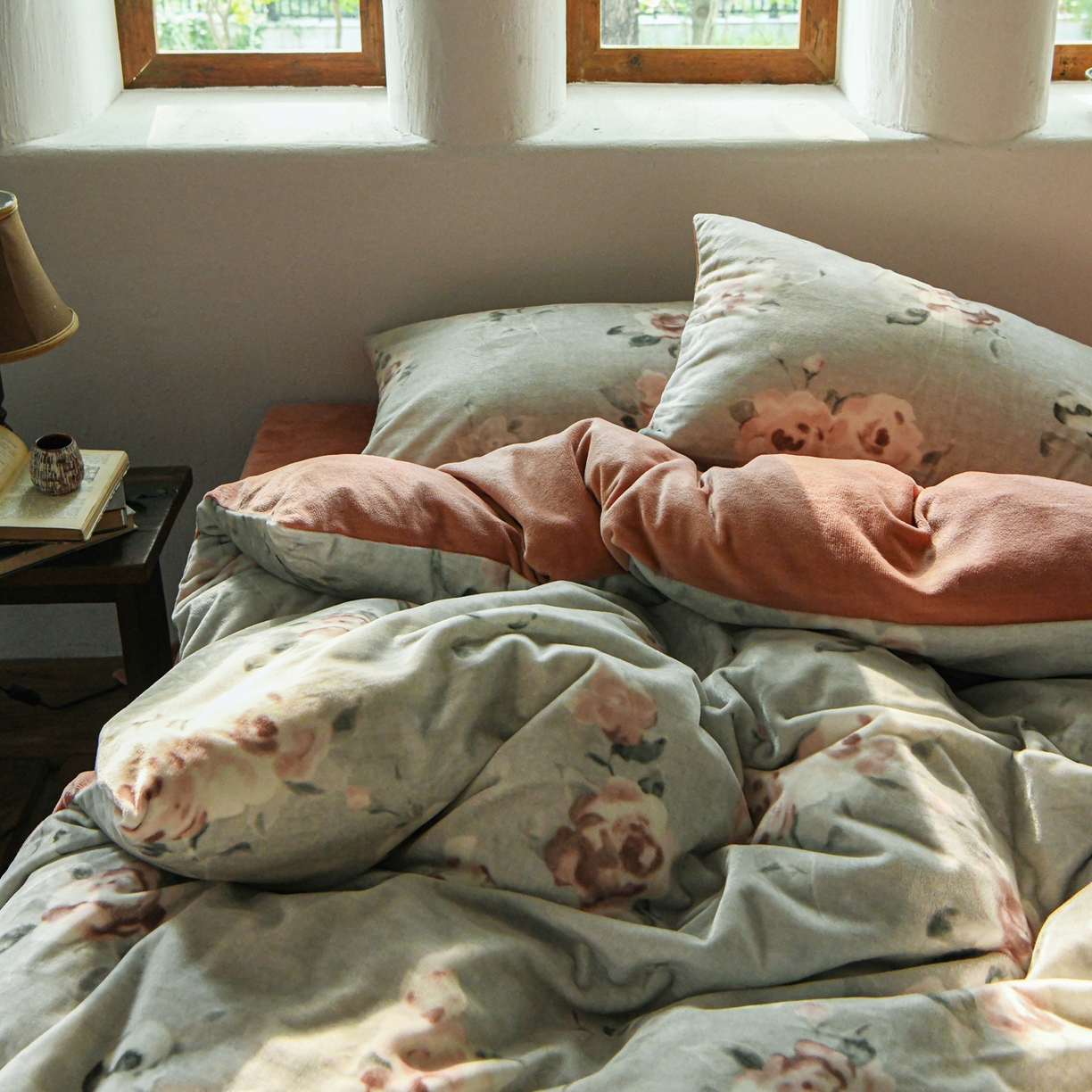 91家纺网 家纺一手货源 找家纺 花漾家居 2025秋冬新品法式复古简约诧寂风牛奶绒四件套 罗兰 绿