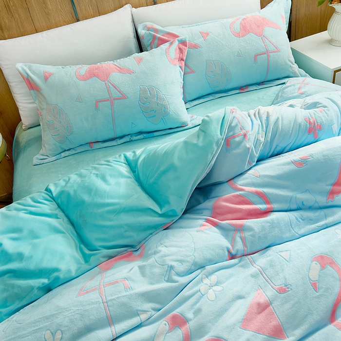 91家纺网 家纺一手货源 找家纺 （总）梵克保罗 2025新款秋冬6D水晶绒雕花绒牛奶绒法莱绒学生三件套