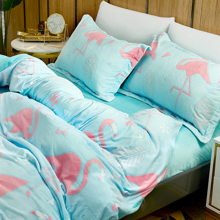 91家纺网 家纺一手货源 找家纺 梵克保罗 2025新款秋冬6D水晶绒雕花绒牛奶绒法莱绒学生三件套 火鸟